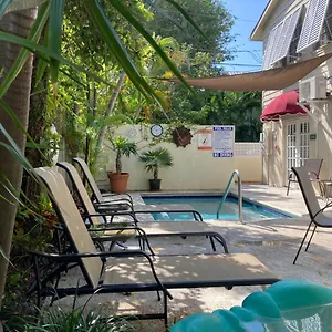 Authors Pensjonat Key West